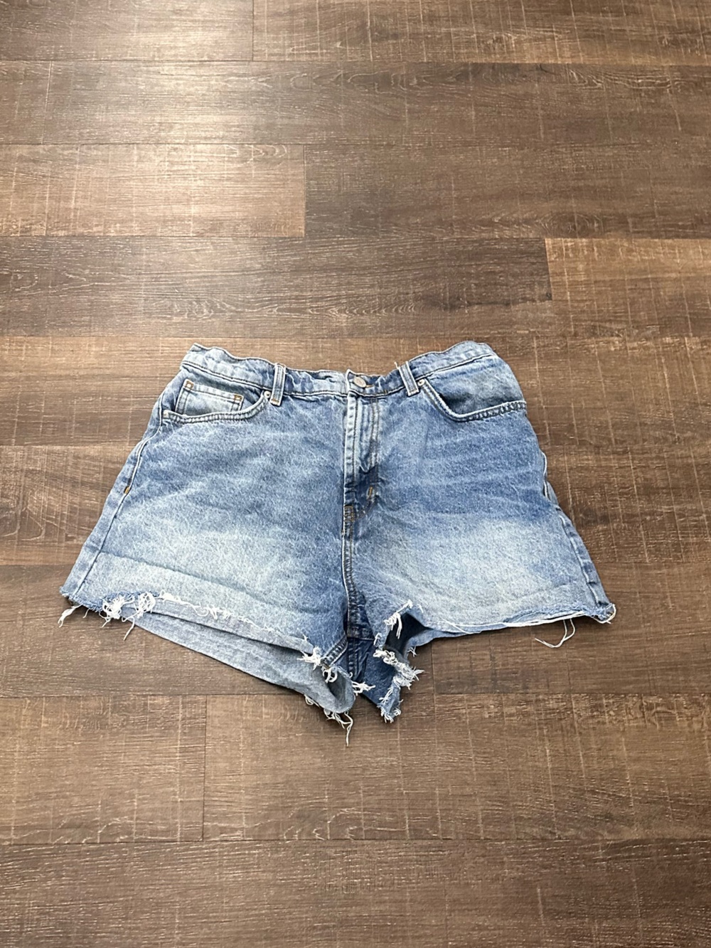 Urban Outfitters BDG High-Rise Distressed A Line Light Blue Denim Shorts Size 31